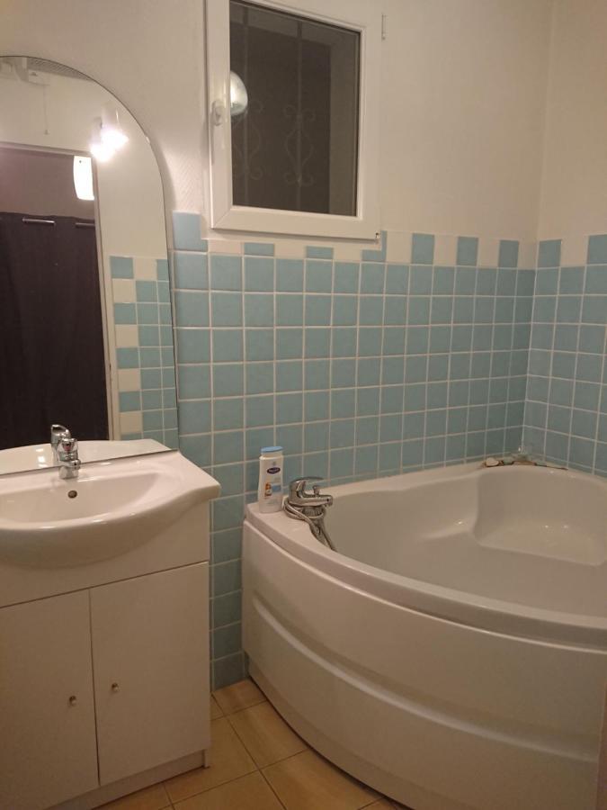 Chambre Aux Portes De Laval Entrammes Eksteriør bilde